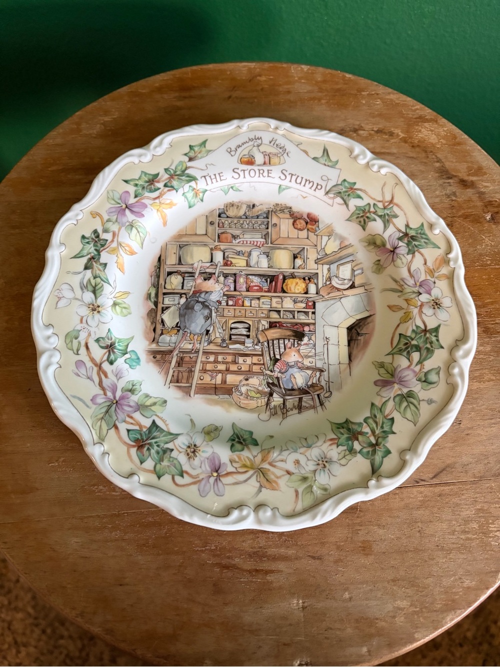VTG Brambly Hedge The Store Stump plate by Jill Barklem 1984